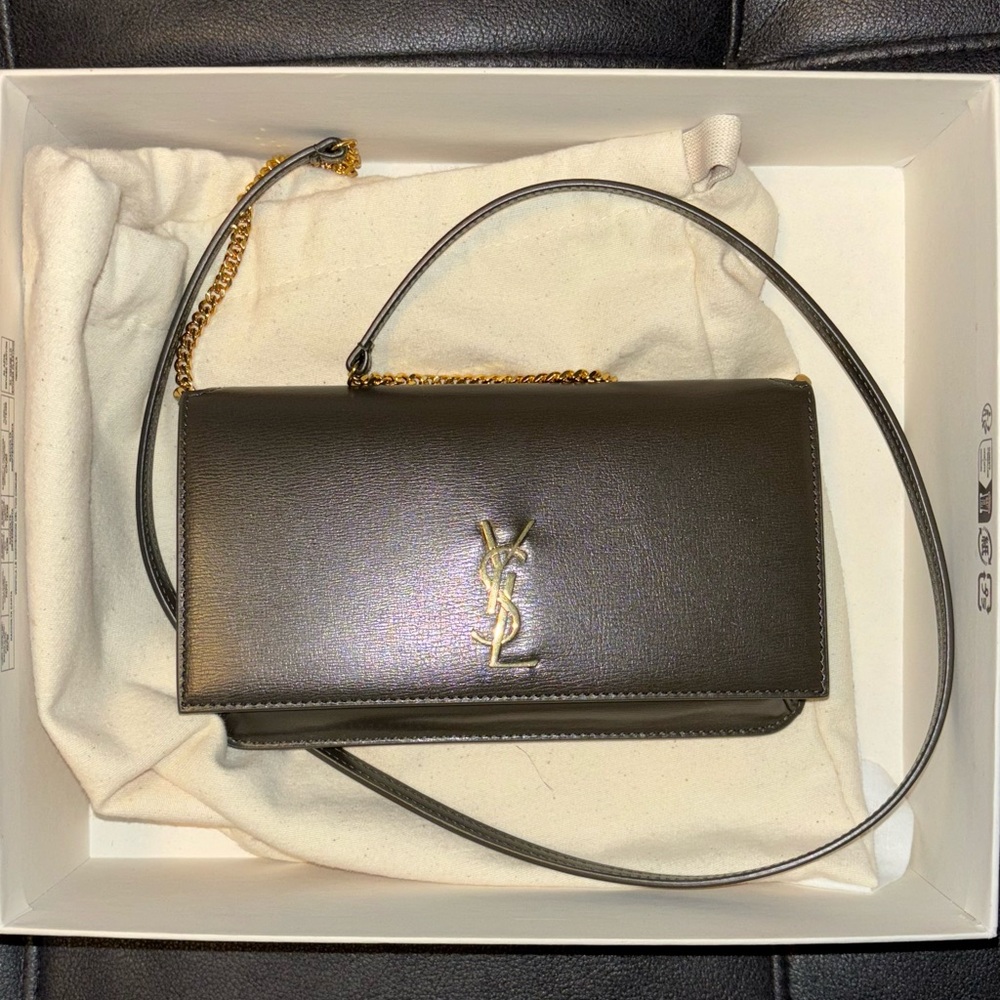 CASSANDRE PHONE HOLDER IN SMOOTH LEATHER - Picture 3 of 7